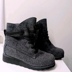 Bearpaw Krista Women's Wedge Winter Boot Gray Wool Blend size 7
